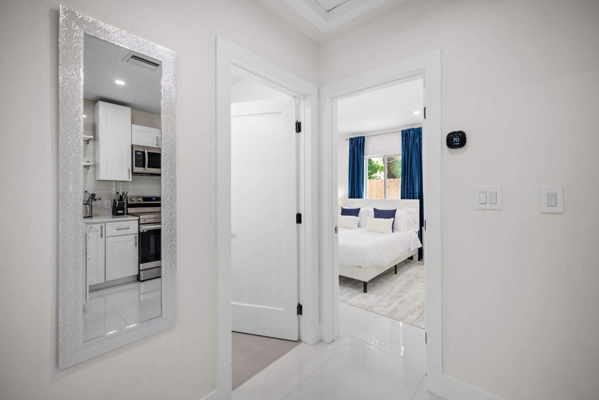 Uhost Ai - Stylish Steps From Apartment