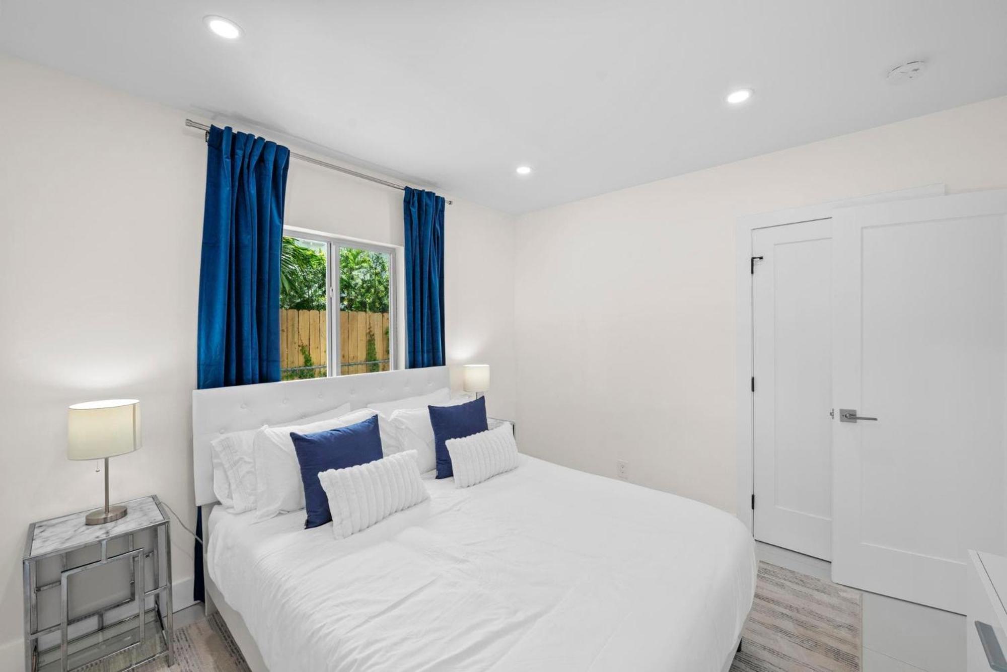Uhost Ai - Stylish Steps From Fort Lauderdale