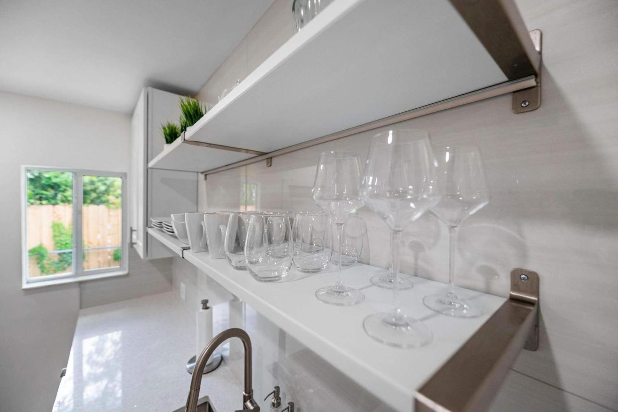 Uhost Ai - Stylish Steps From * Fort Lauderdale