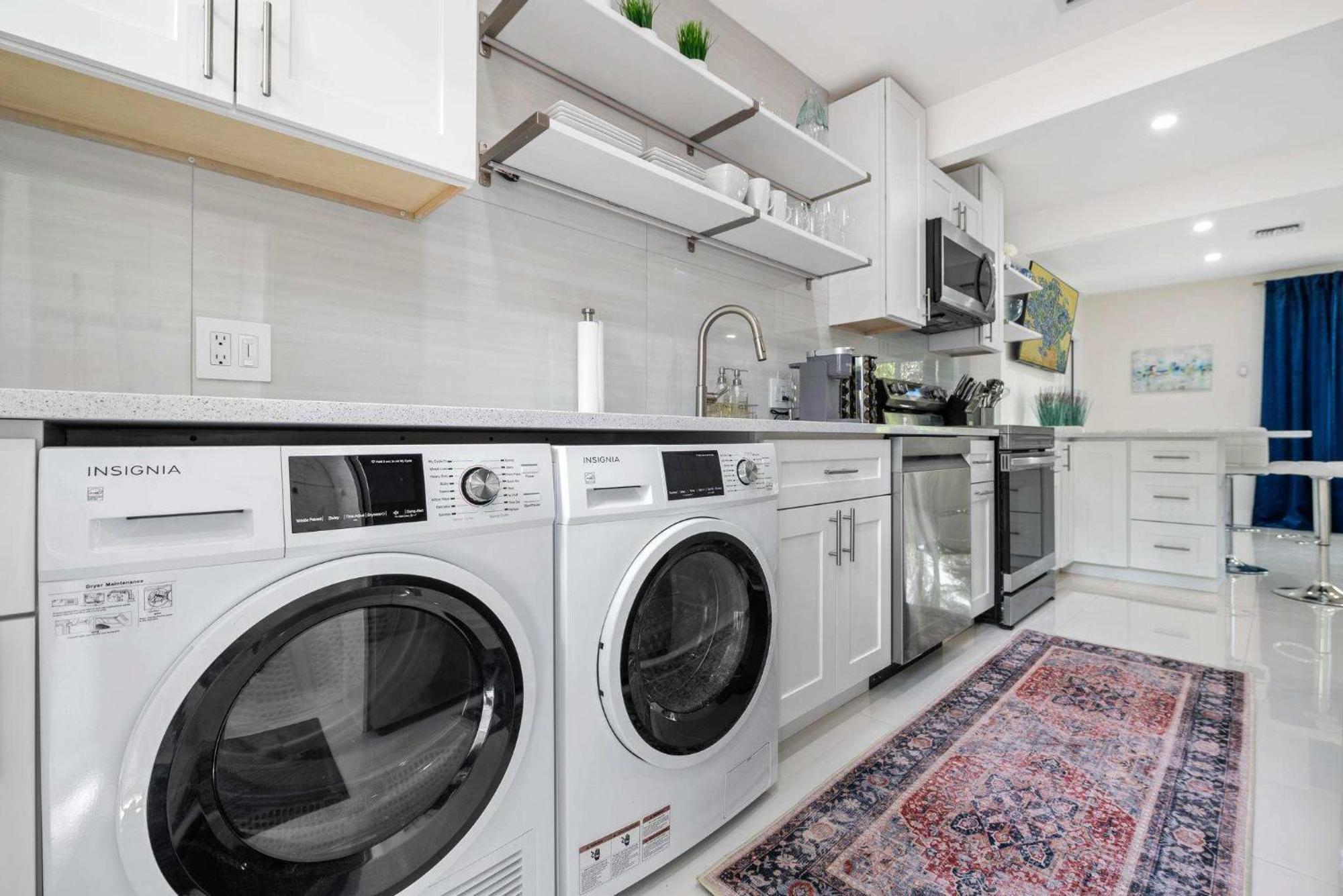 Uhost Ai - Stylish Steps From Apartment *