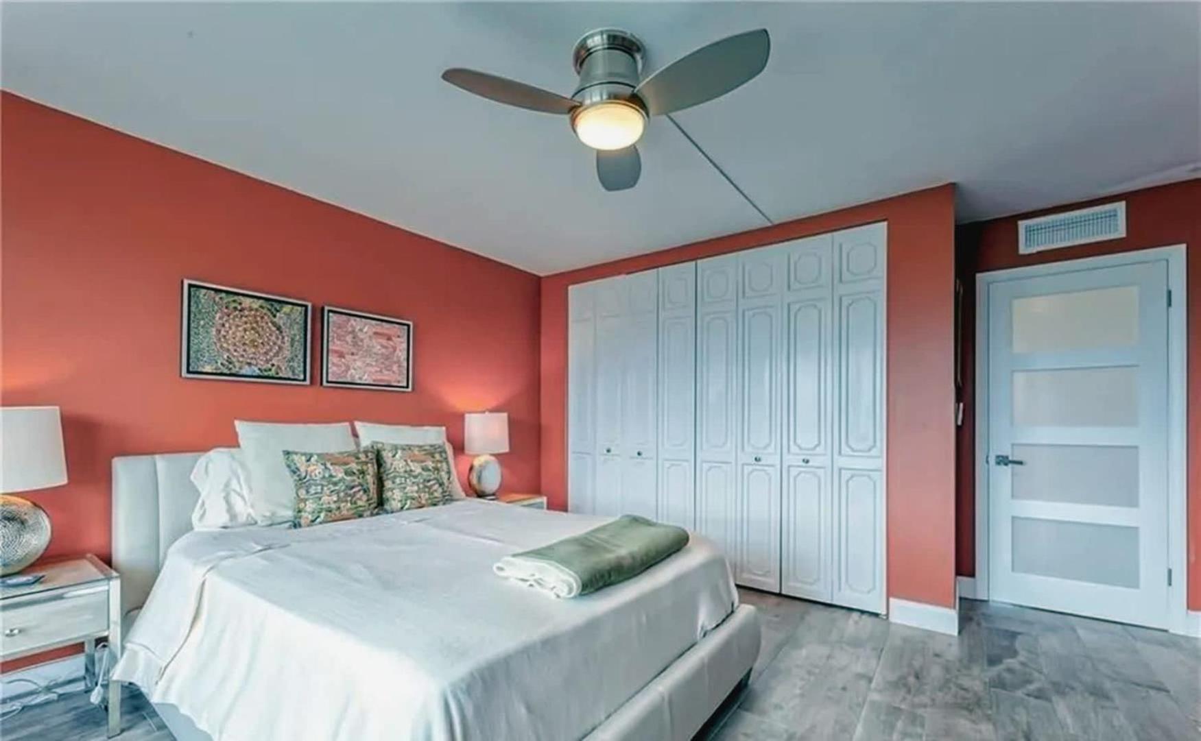 Modern 2-bedroom With Ocean Access
