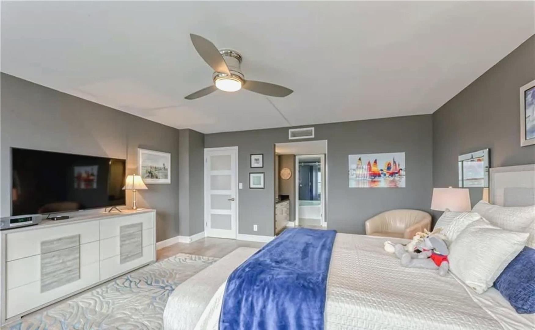 Apartment Modern 2-bedroom With Ocean Access *