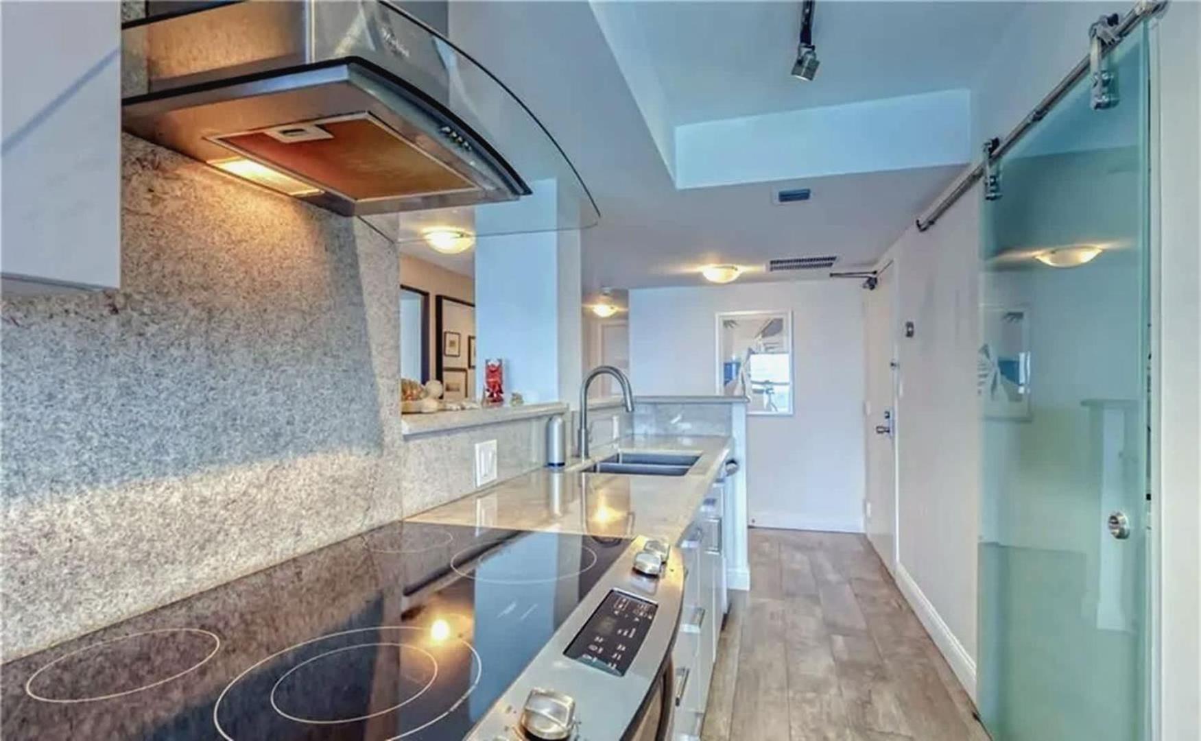 Modern 2-bedroom With Ocean Access