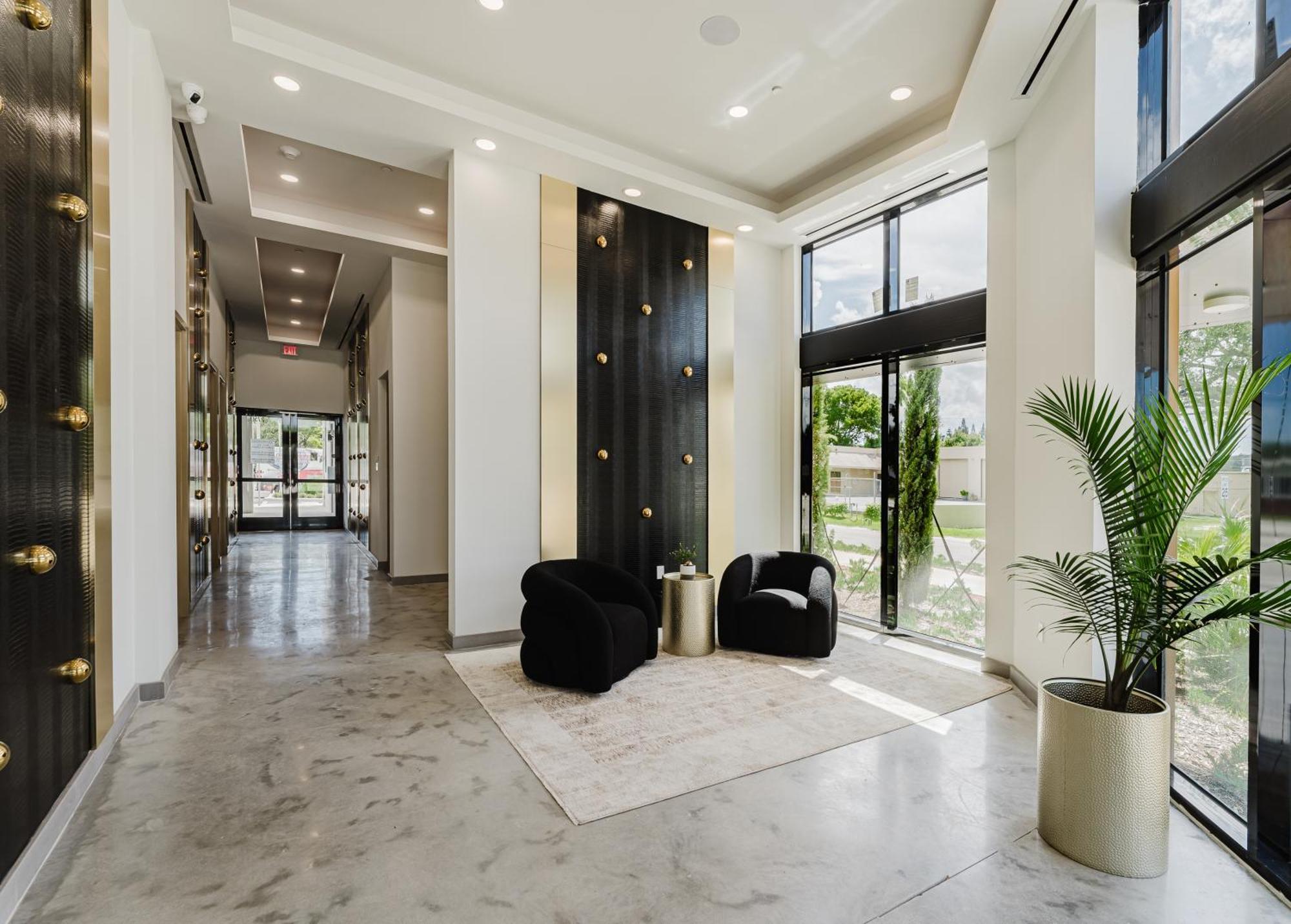 Modern 2br Near Hard Rock With Parking & Gym