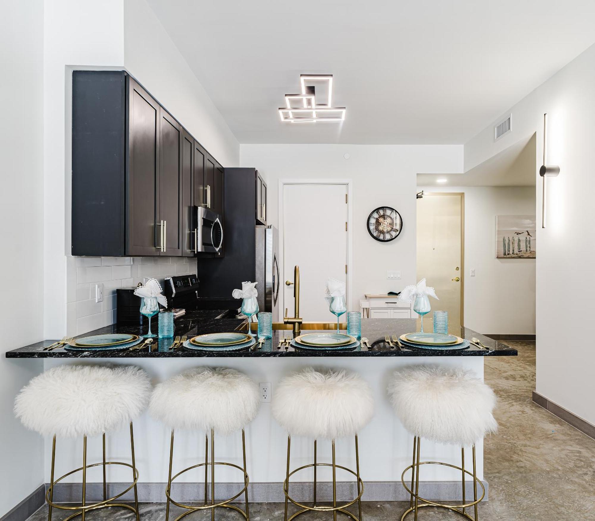 Modern 2br Near Hard Rock With Parking & Gym Apartment