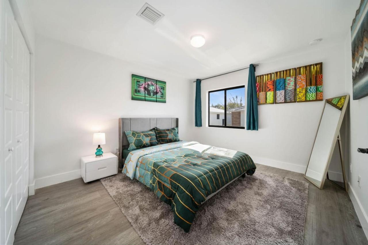 Modern Rocknhome Near Hard Rock And Lauderdale Airport Holiday home *