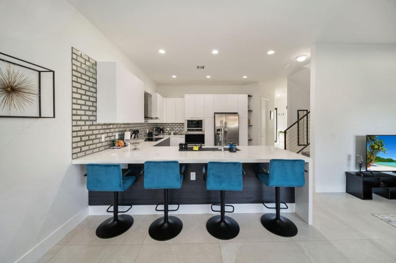 Modern Rocknhome Near Hard Rock And Lauderdale Airport *