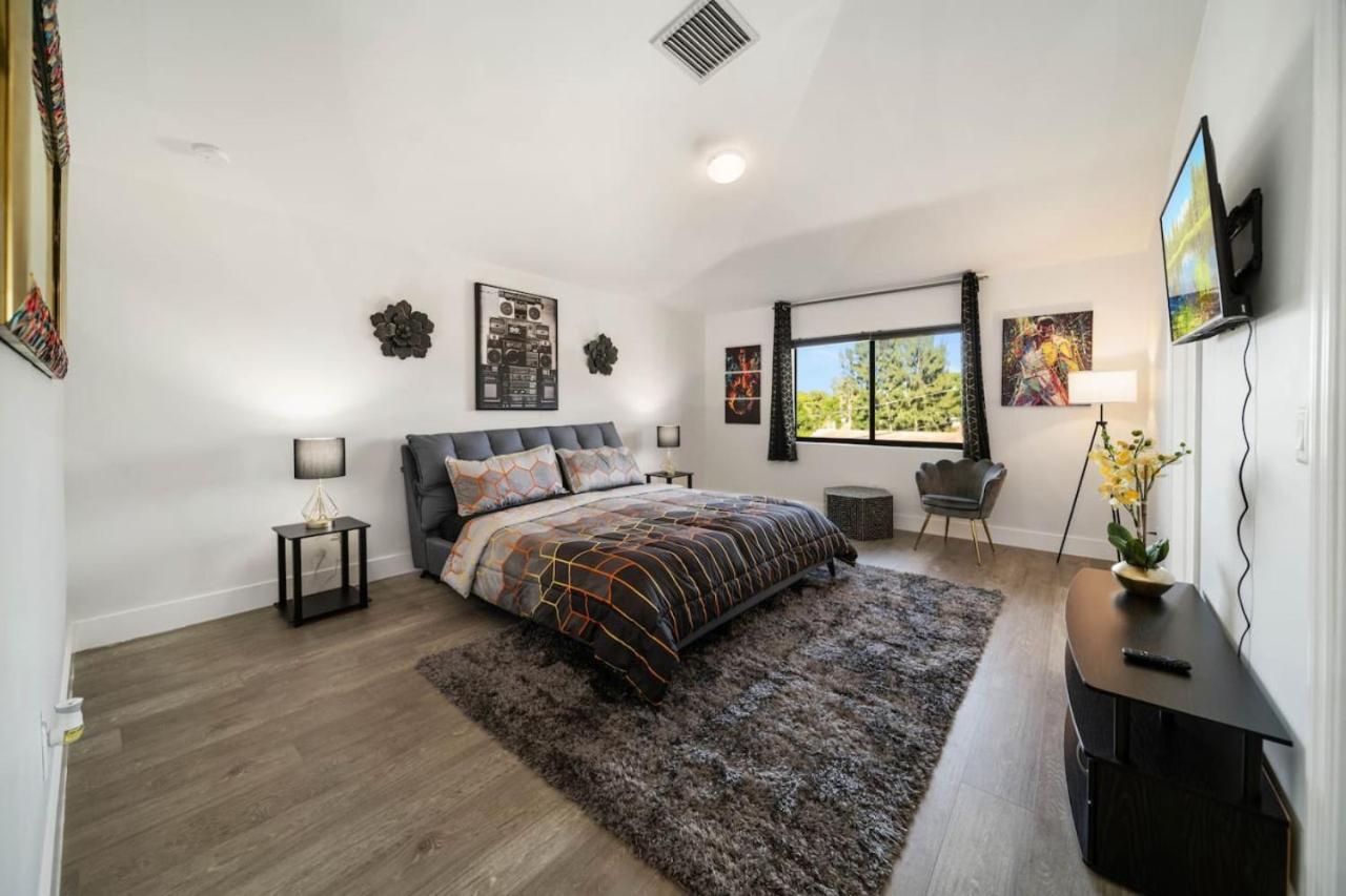Modern Rocknhome Near Hard Rock And Lauderdale Airport Holiday home Fort Lauderdale