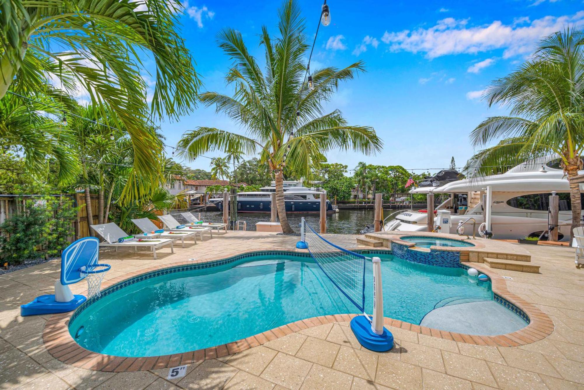 Centrally Located Heated Pool Riverside View Access Citrus Key H0mes Holiday home Fort Lauderdale