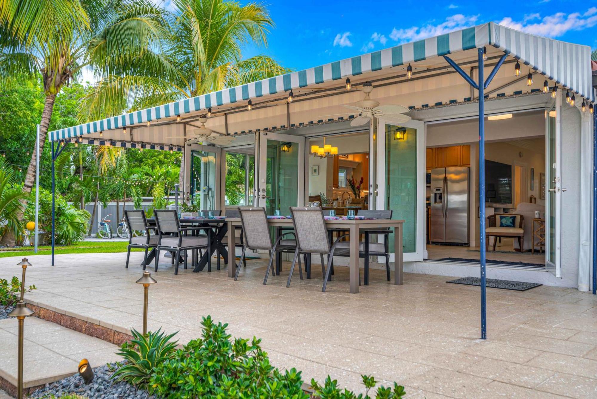 Centrally Located Heated Pool Riverside View Access Citrus Key H0mes Holiday home *