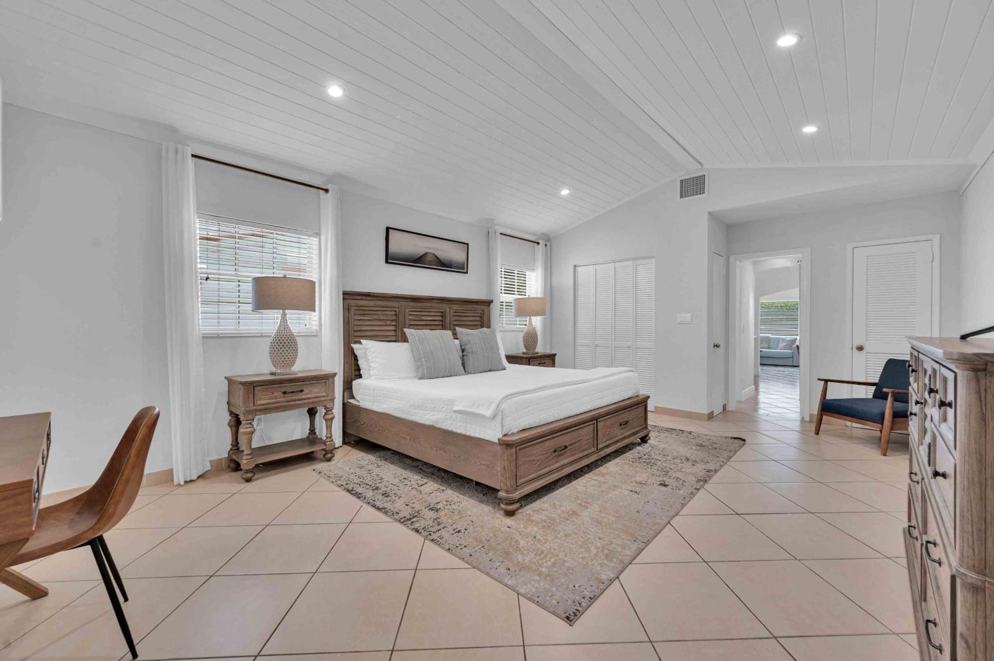 Surf Keysteps From Beautiful Courtyard Hot Tub H0mes *