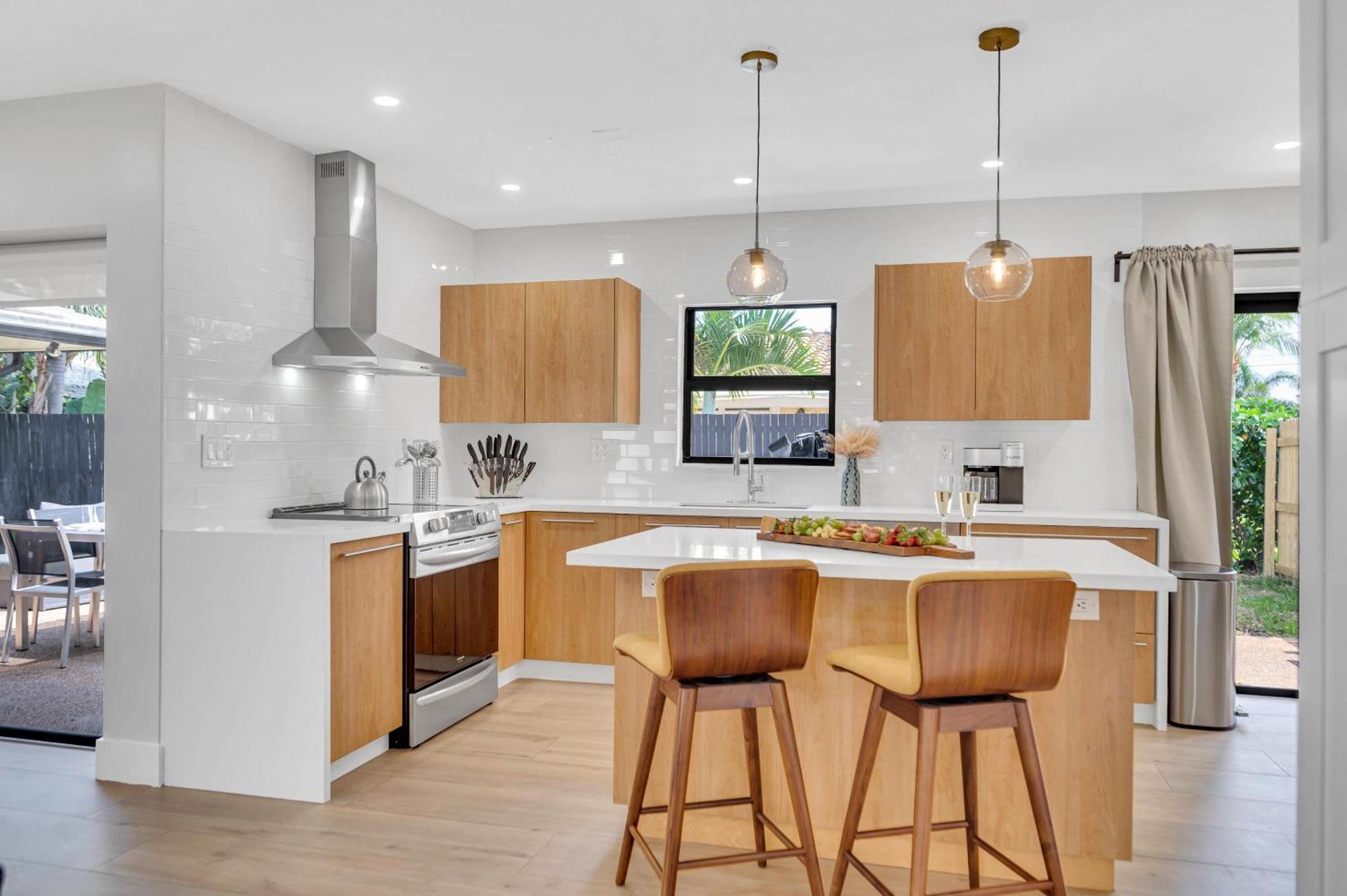 Open Concept Proximity Lush Neighborhood Pearl Key Fort Lauderdale