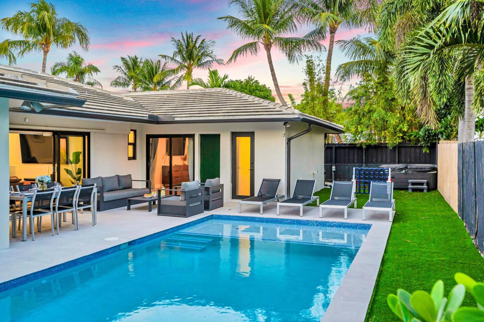 Holiday home Open Concept Proximity Lush Neighborhood Pearl Key