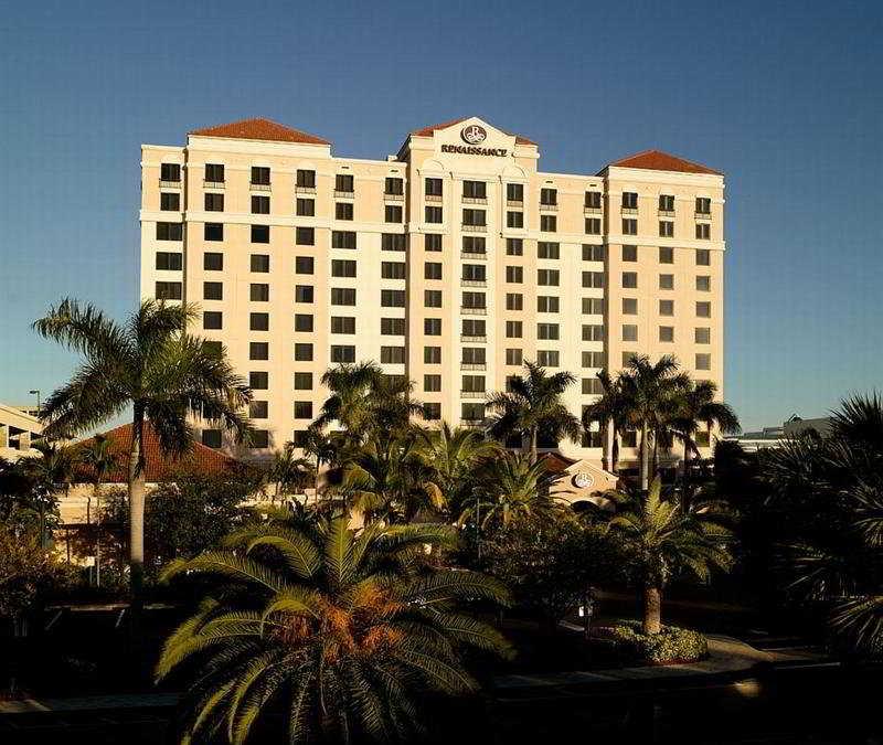 Renaissance Cruise Port Hotel 4*