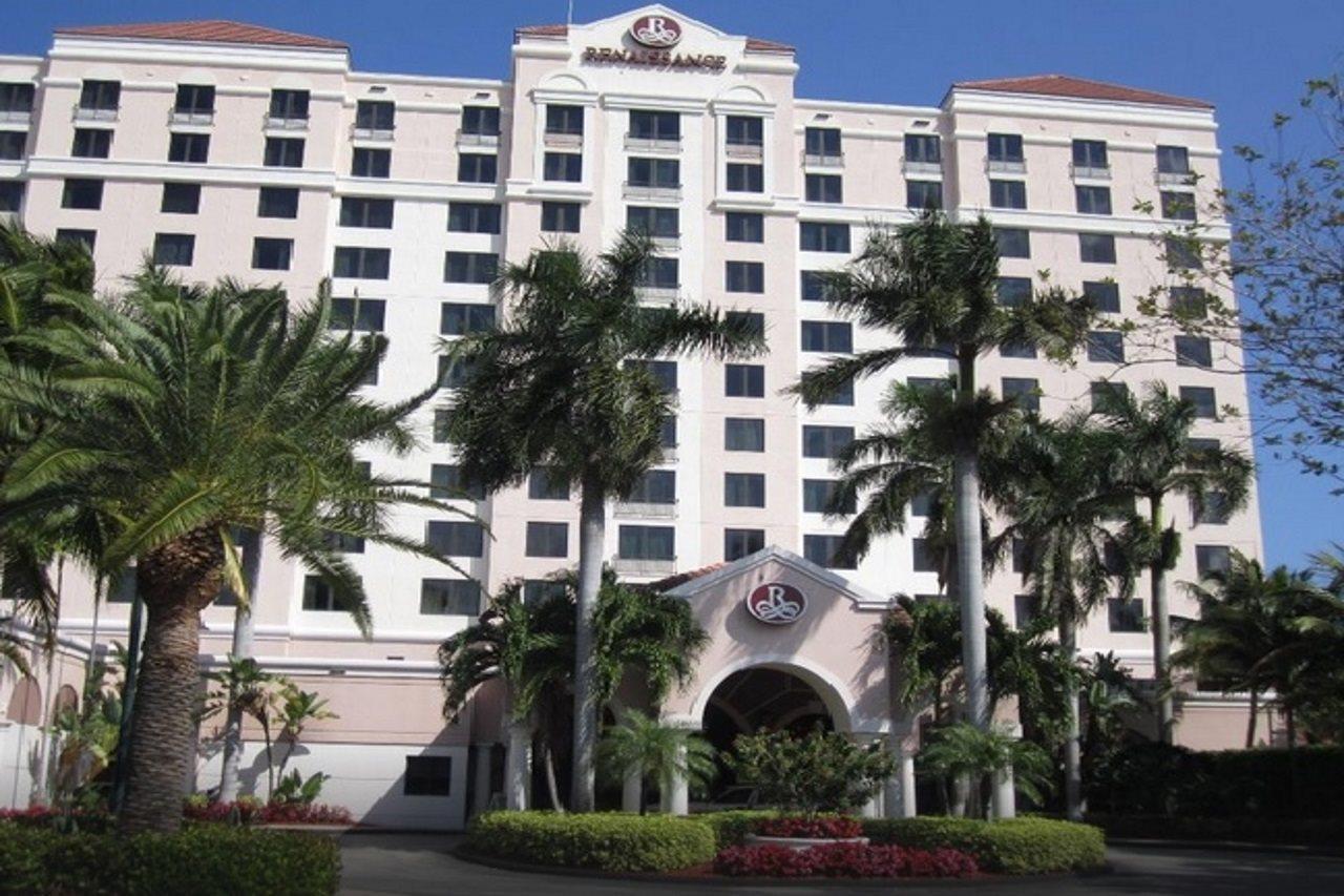 Hotel Renaissance Cruise Port 4*