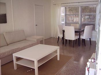 Hotel Robindale Suites Fort Lauderdale