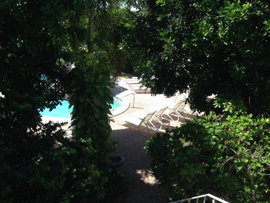 Robindale Suites Hotel 3*