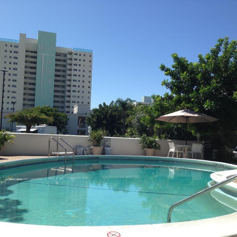 Hotel Robindale Suites