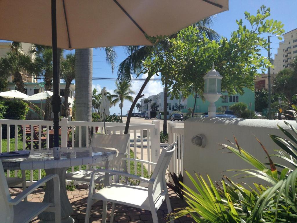 Robindale Suites Hotel 3*