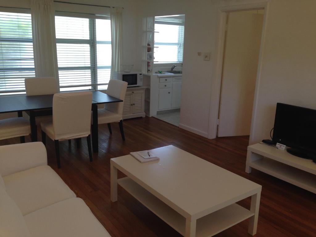 Hotel Robindale Suites