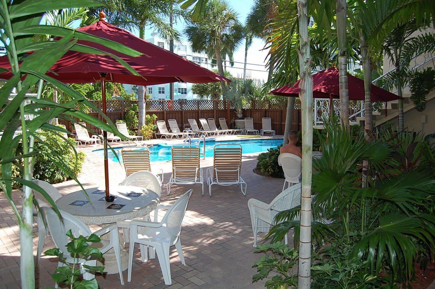 Alcazar Resort- Gay Mens
