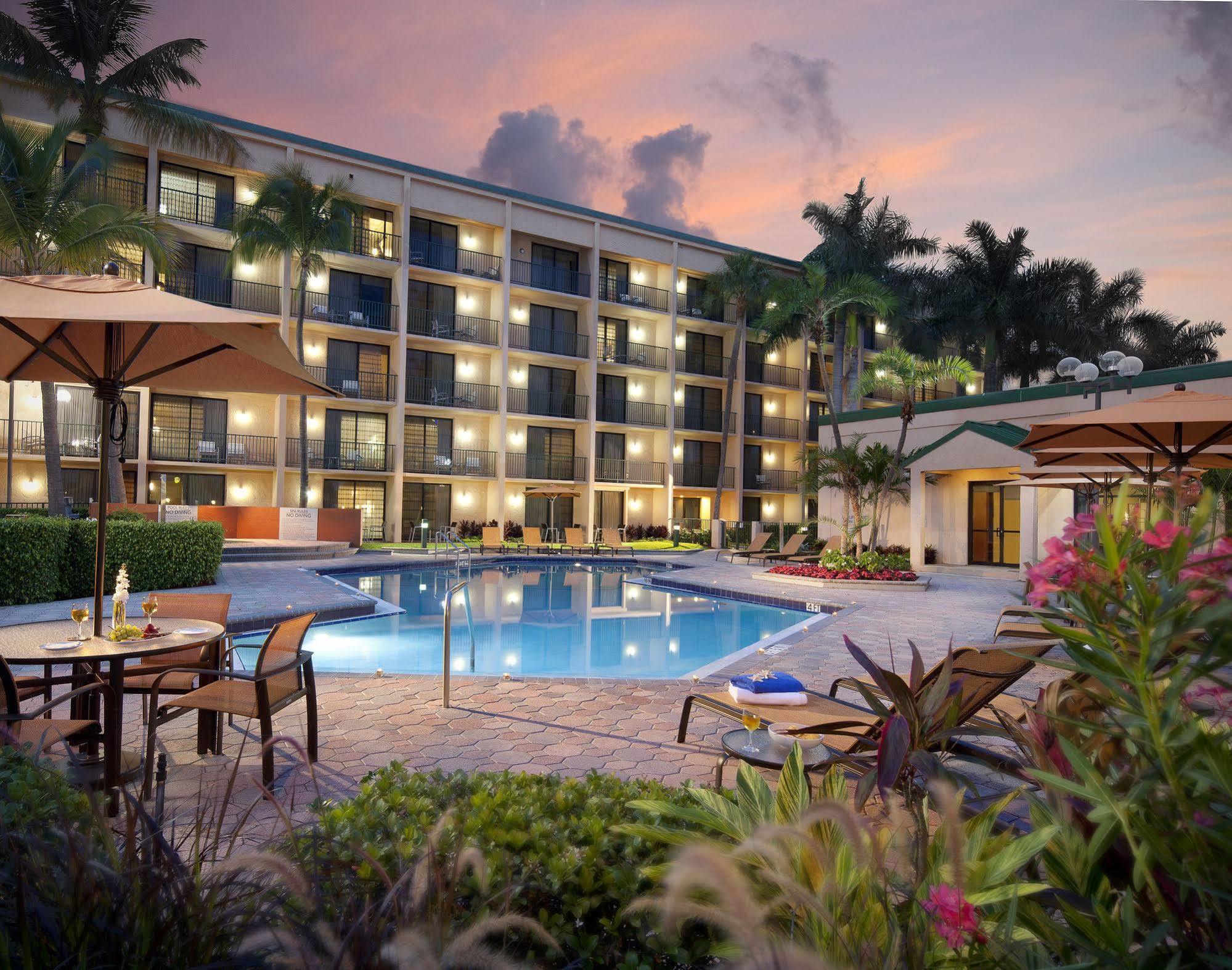 Courtyard By Marriott Lauderdale East / Lauderdale-by-the-sea 3*