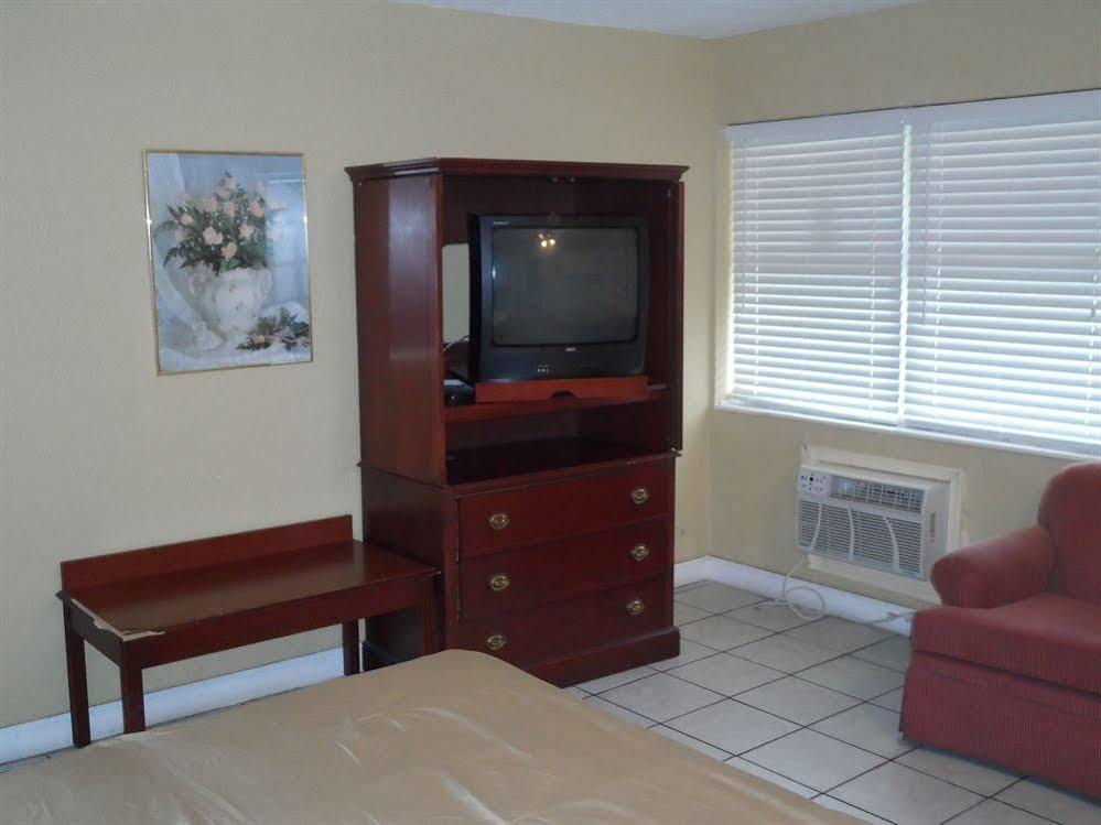 Sea Plaza Motel 2*