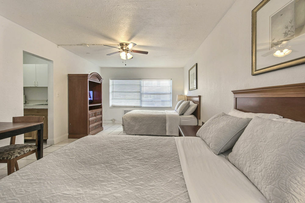 Sea Plaza Motel