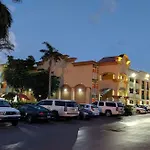Red Carpet Inn Airport/Cruiseport