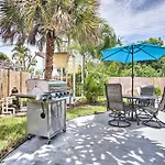 Stunning 4 Bedrooms House With Pool 6Mins To Ocean
