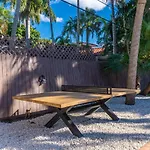 Newly Renovated Pool, Hot Tub, & Epic Backyard