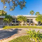 Charming House 3Br House W Heated Pool 15 Mins To Beaches
