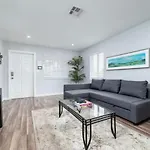 The Palms At Middle River Terrace 1