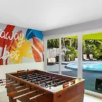 Trendy 3-Bedroom Villa With Saltwater Pool And Yard