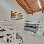 Rare Hidden Getaway Heated Pool 1.5 Acres! Sleeps 16