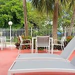 Travelodge By Wyndham Fort Lauderdale