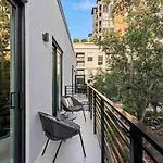 Pretty Rola 303 Signature Apartment W King Bed Brand New And Central Location