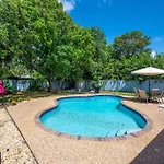 Casa Ola - Surf Themed Pool Home, Near Downtown
