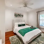 The Garden View 2-Bedroom Home Heated Pool