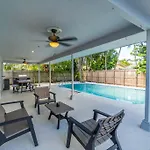 Spacious Home 4Brs Home, Game Room & Private Pool