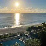 Oceanfront Luxury Renovated Resort Getaway!