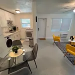 Cozy & Beautiful 1Bd Apartment W/Full Kitchen!