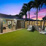 Lakefront Retreat Villa Water View Fishing Casino