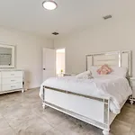 Stylish Fort Lauderdale Home 5 Mi To Beach!