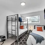Vacation Home 3 Bedrooms, Private Pool And Pool Table