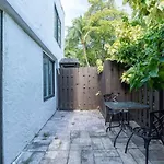 The Flats At Riverside Park 3