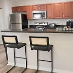 Stylish Town House 5 Minutes From Downtown Fort Lauderdale!
