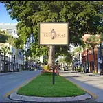 Stylish Town House 5 Minutes From Downtown Fort Lauderdale!