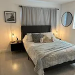 Cozy & Confy Apt W/Full Kitchen For 4Ppl