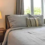 Seaside Escape Steps To Beach, Dining, Shopping And Las Olas!